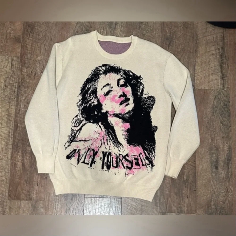 Rare Angelic Sweater - Picture 2 of 6